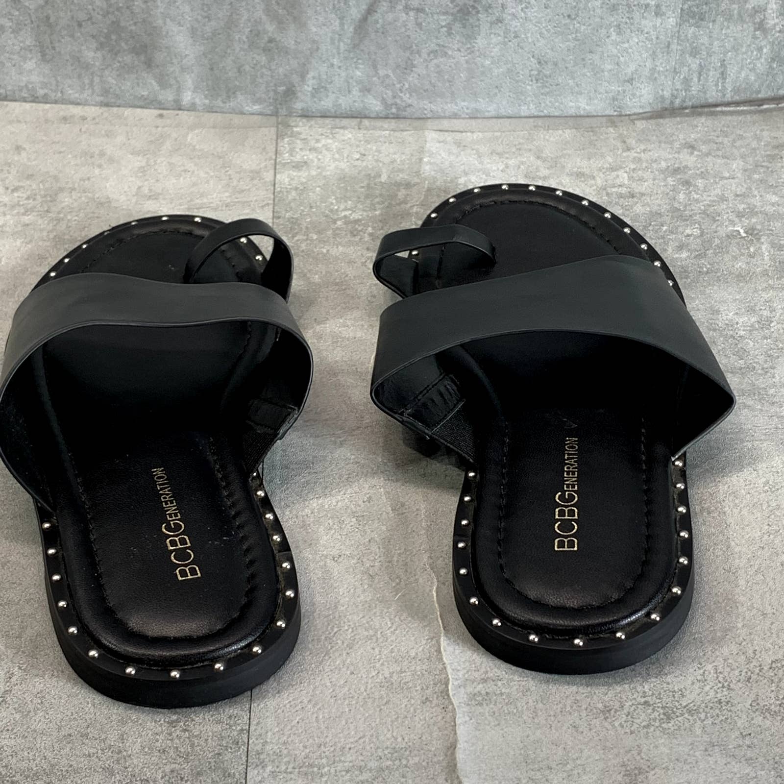 BCBGENERATION Women's Black Faux-Leather Zinda Studded Slide Sandals SZ 7.5
