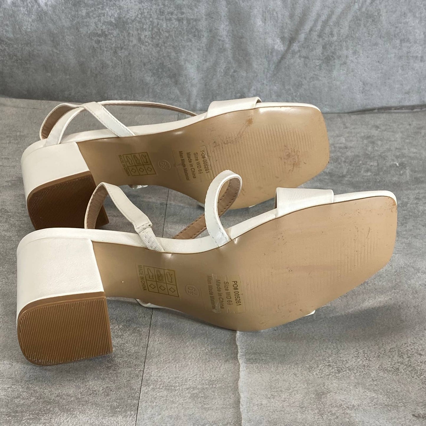 JOURNEE COLLECTION Women's Wide White Lirryc Square-Toe Block-Heel Sandal SZ6.5W