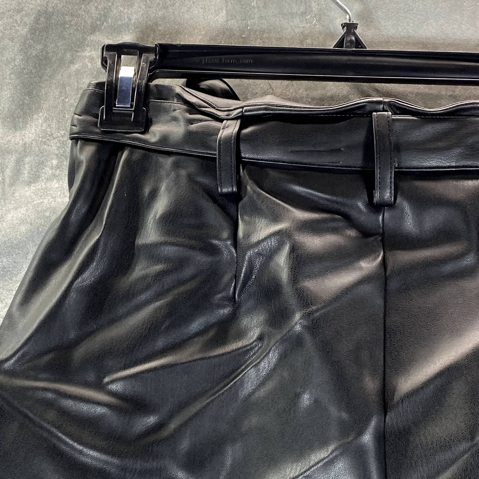 LUCY PARIS Women's Black Faux-Leather Belted Smocked-Waist Pull-On Shorts SZ XS