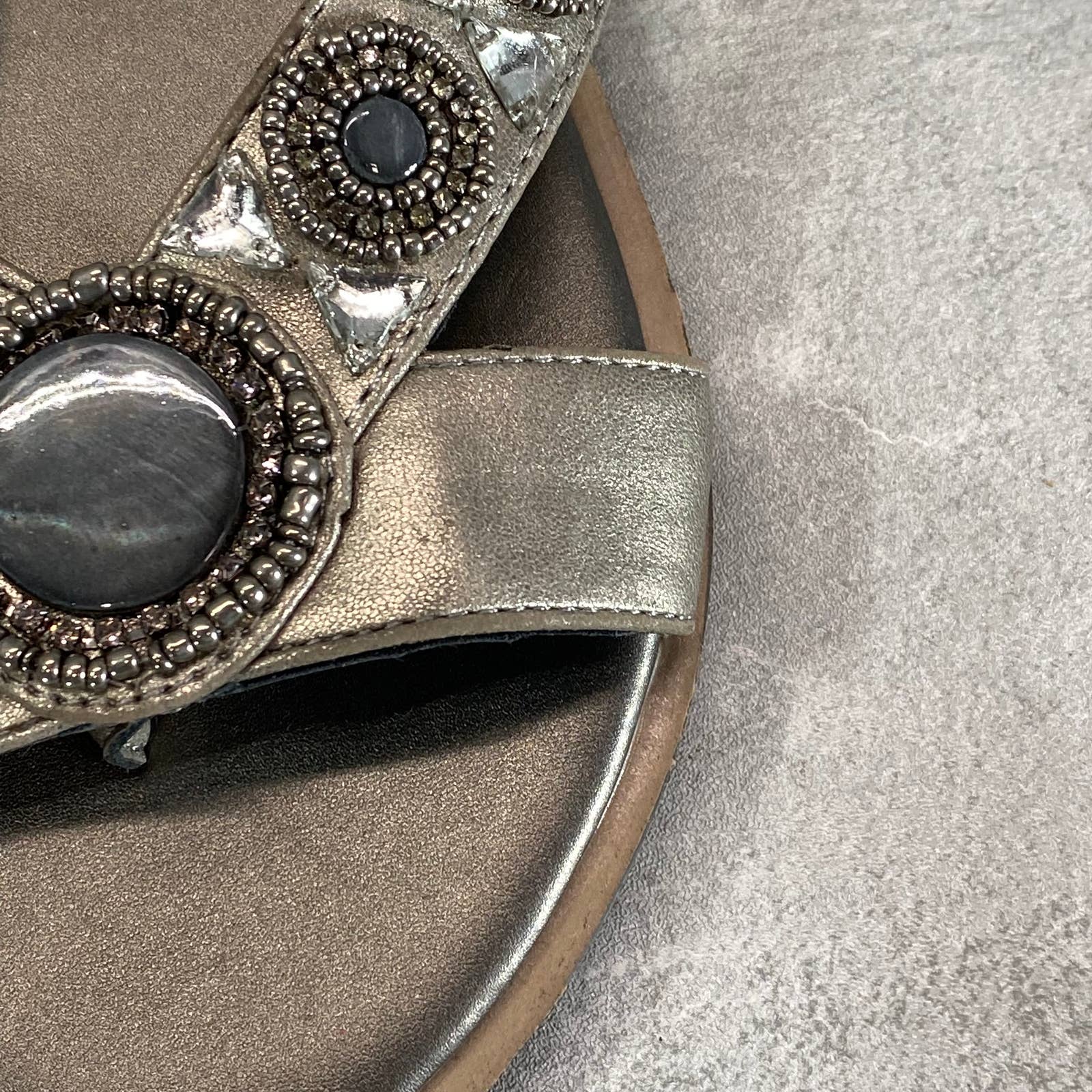 REACTION KENNETH COLE Women's Pewter Spring Glam Beaded Slide Sandals SZ 6