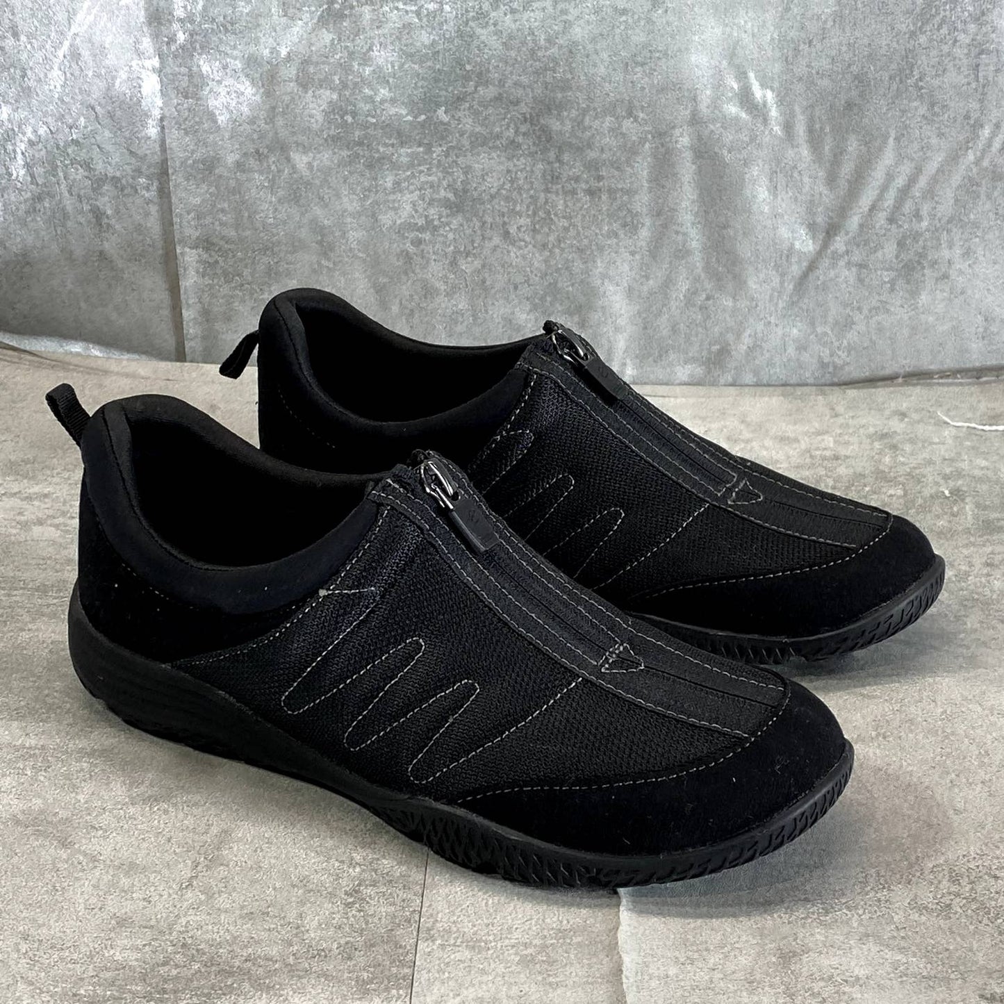 EASY SPIRIT Women's Black Bestrong Round-Toe Casual Slip-On Sneakers SZ 8