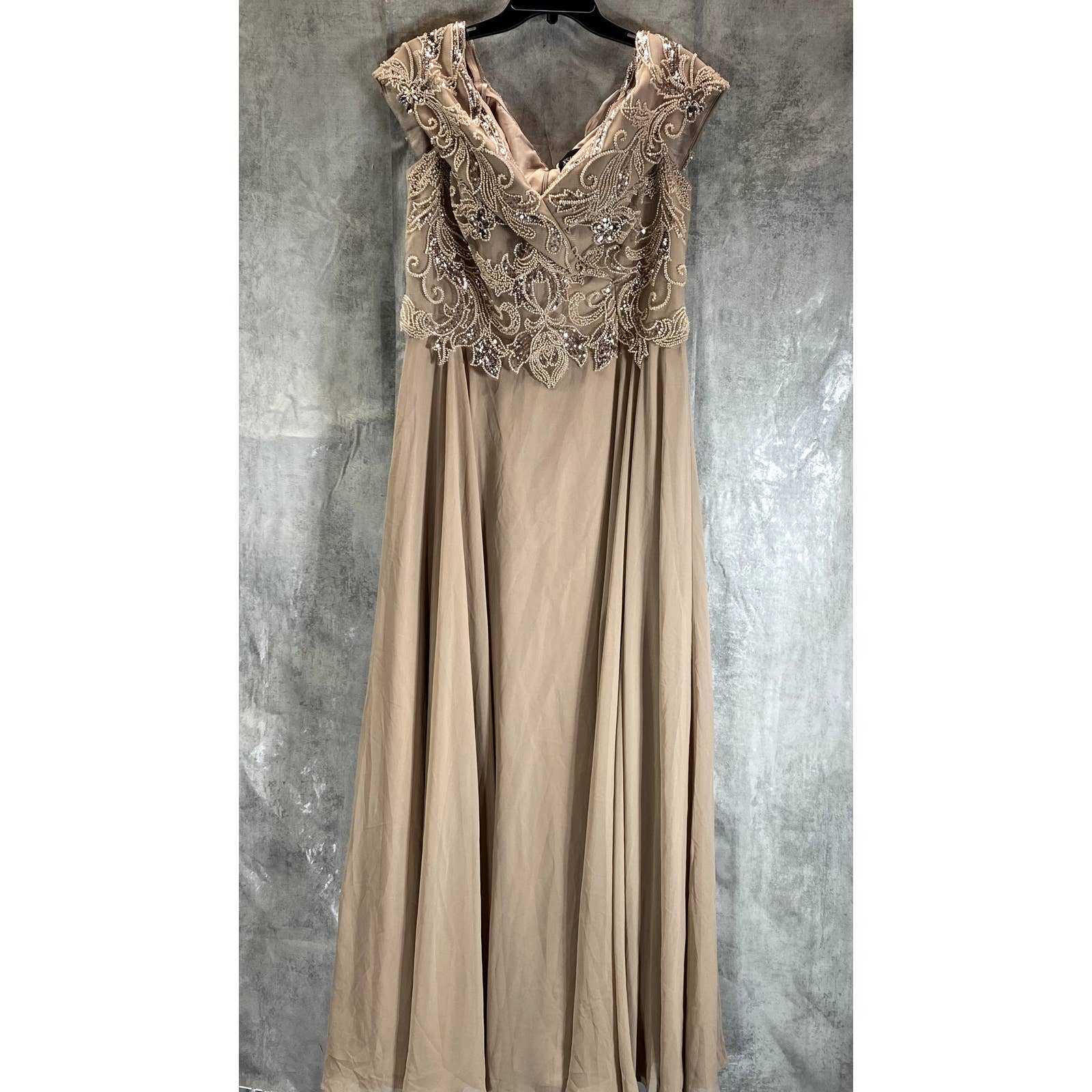 XSCAPE Women's Taupe Beaded Bodice Sweetheart Off-the-Shoulder Chiffon Gown SZ16