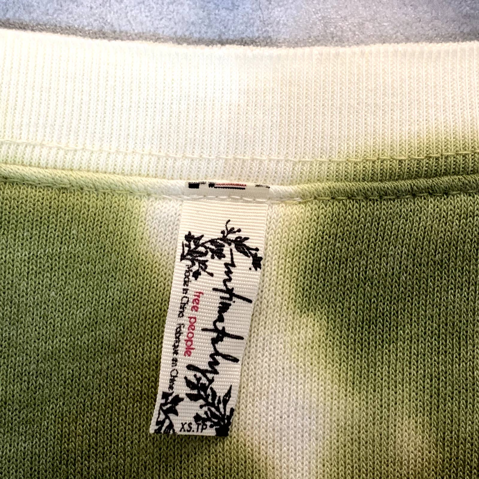 FREE PEOPLE Women's Green Tie-Dye French Terry Sweat Crewneck Pullover Top SZ XS