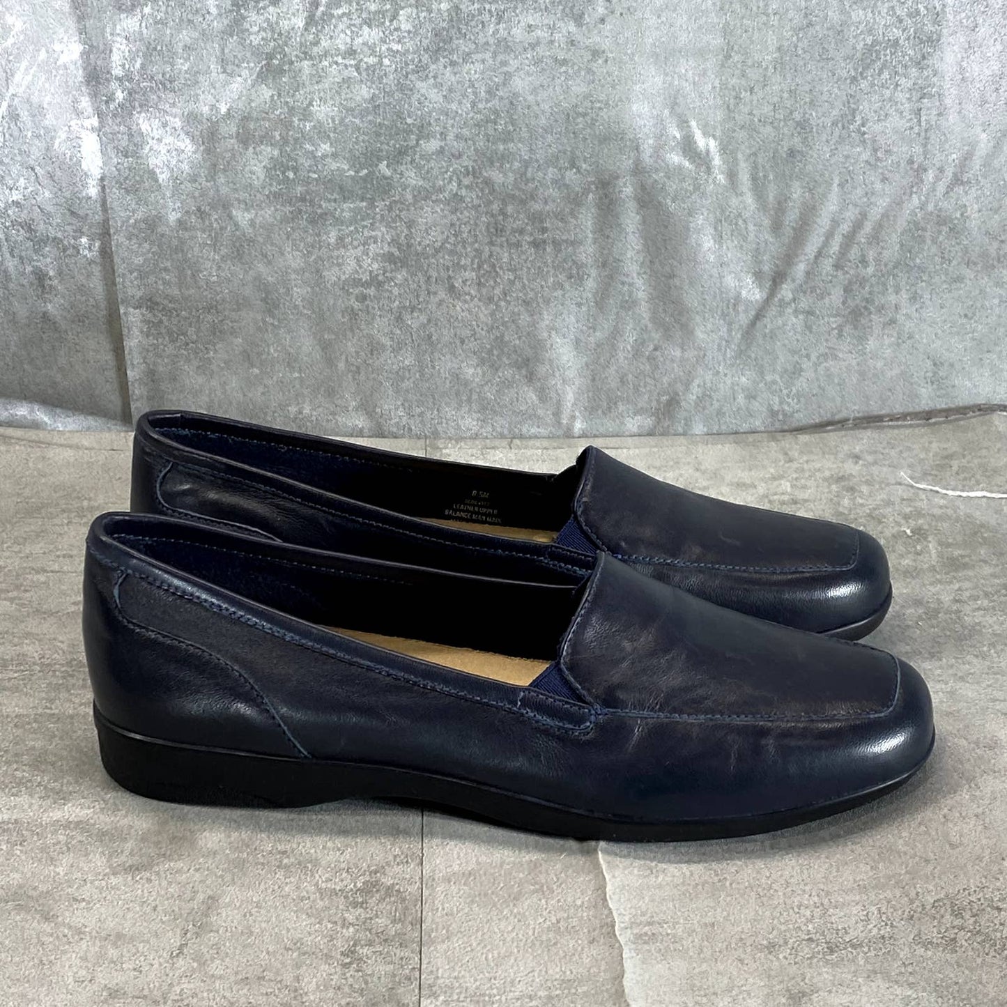 EASY SPIRIT Women's Dark Blue Leather Devitt Round-Toe Slip-On Loafer SZ 8.5