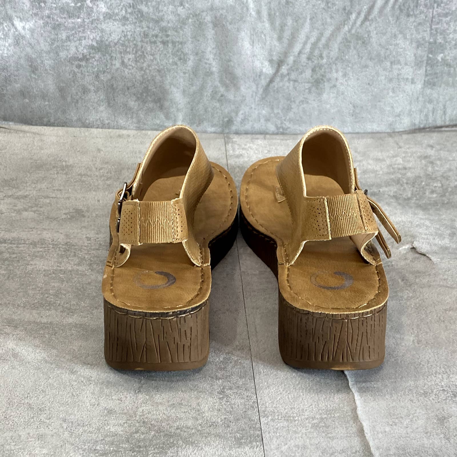 JOURNEE COLLECTION Women's Tan Mckell Thong Wedge Sandals SZ 6.5