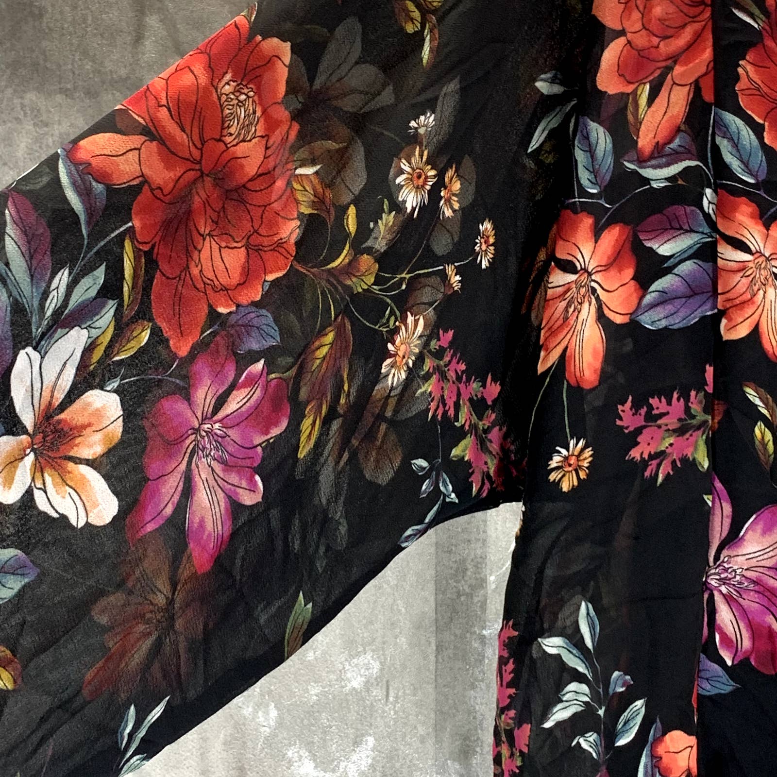 VINC CAMUTO Women's Rich Black Floral-Print Scoop-Neck Long-Sleeve Top SZ XS