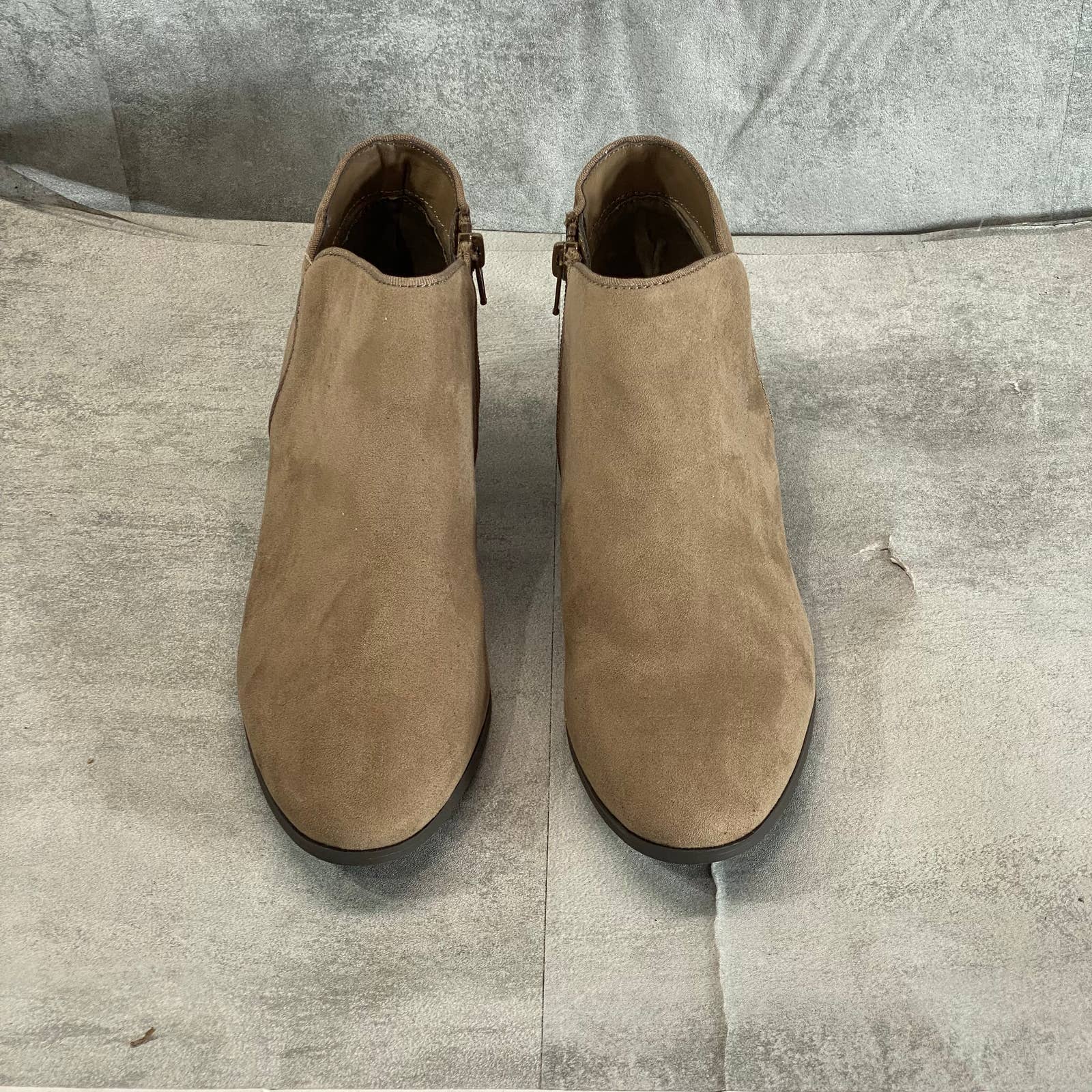 STYLE & CO Women's Taupe Micro Wileyy Almond-Toe Block Heel Ankle Booties SZ 9.5