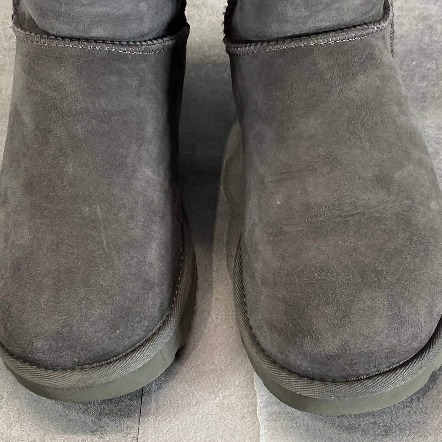 UGG Women's Grey Suede Classic II Tall Round-Toe Pull-On Boots SZ 8