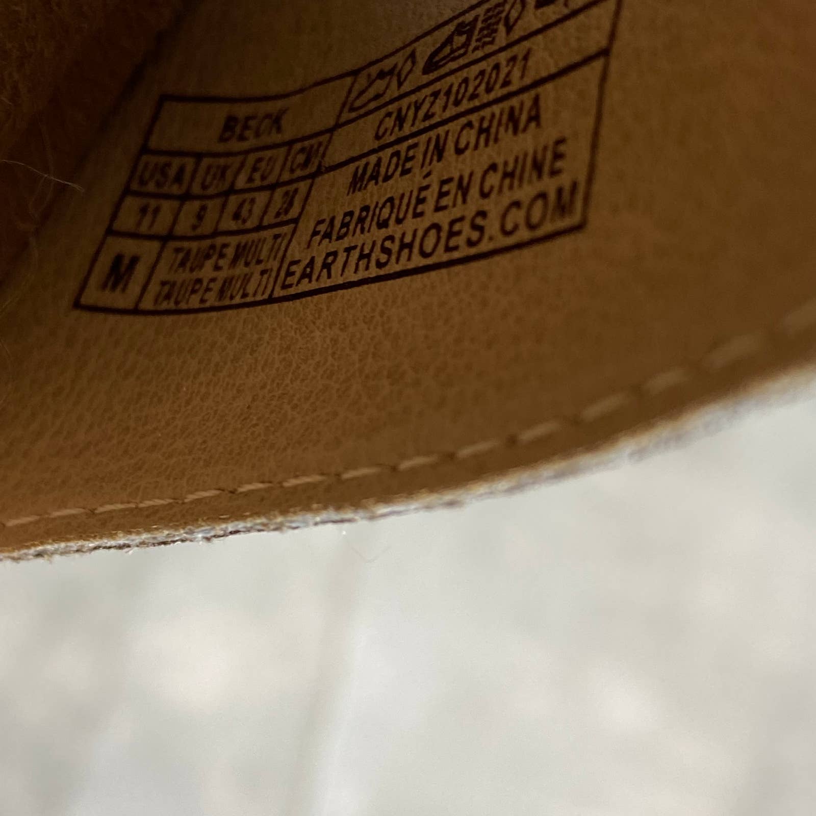 EARTH ORIGINS Women's Taupe Multi Snake Embossed Beck Casual Sandals SZ 11