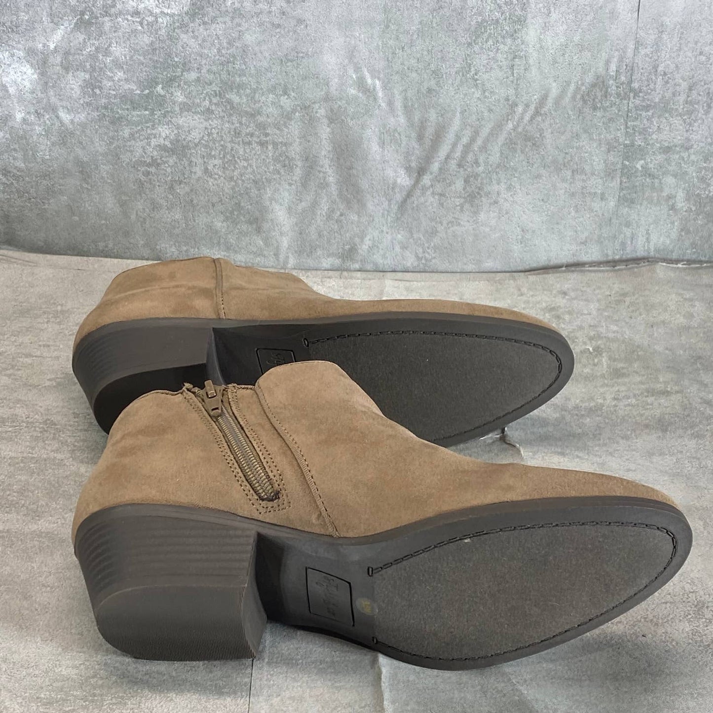 STYLE & CO Women's Taupe Micro Wileyy Almond-Toe Block Heel Ankle Booties SZ 9.5