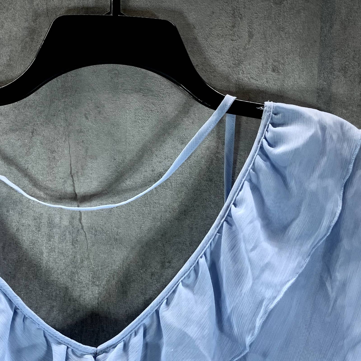 GUESS Women's Bleached Blue Marene Ruffled V-Neck Button-Front Top SZ M