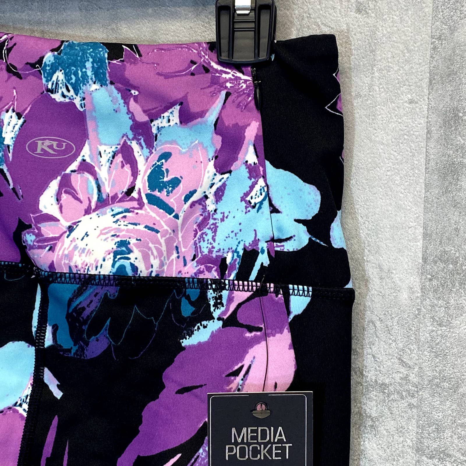 KAY UNGER Women's Blossom Bundle Black Printed High-Rise Pull-On Capri Leggings SZ M