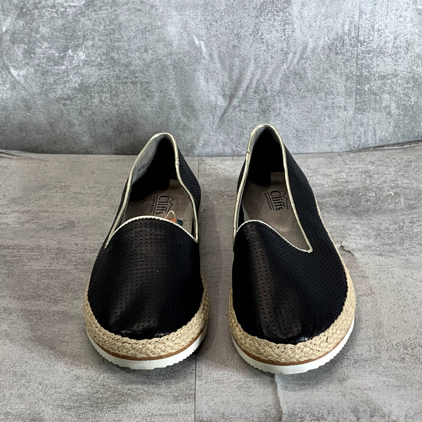 CLIFFS BY WHITE MOUNTAIN Women's Black Leather Becca Perforated Flats SZ 11