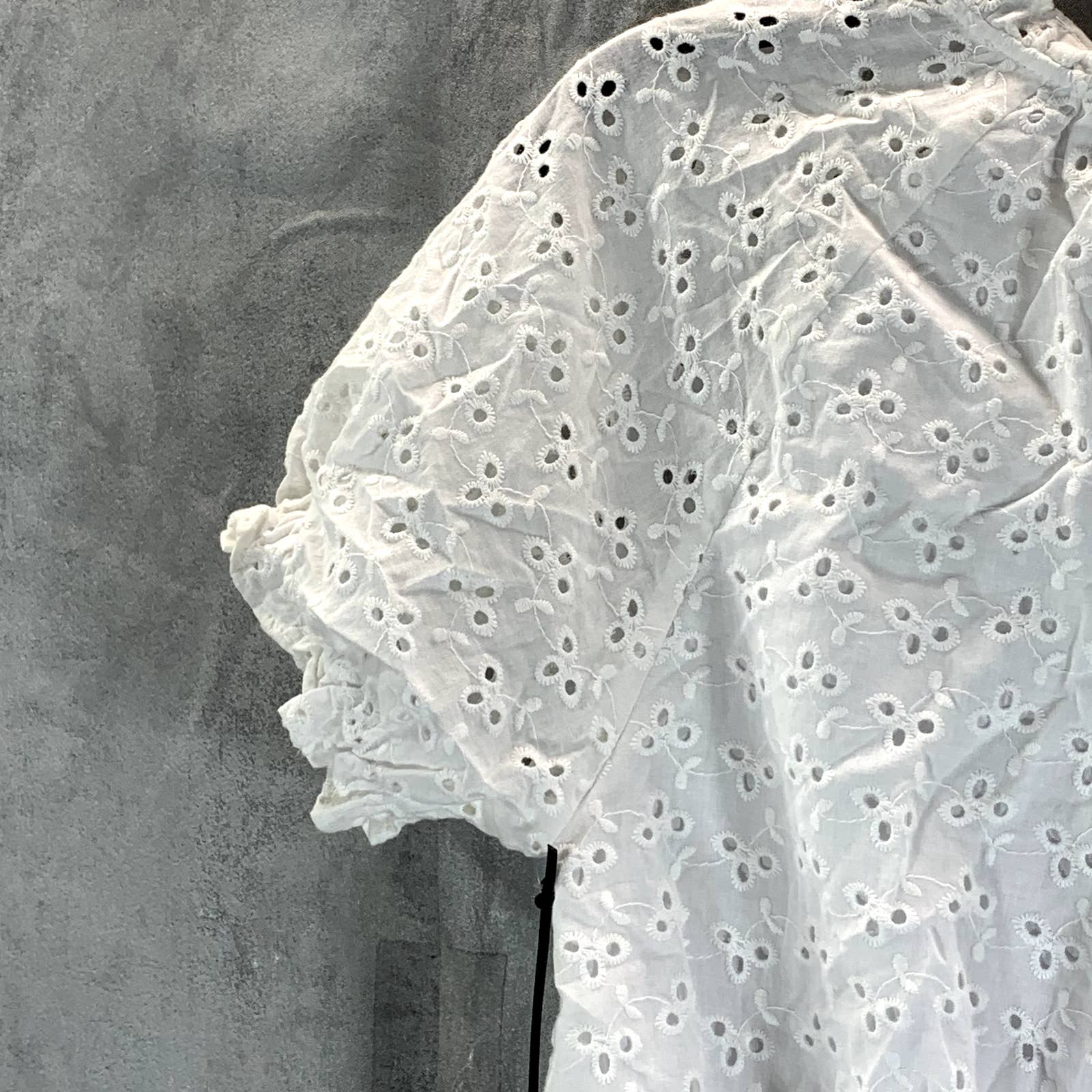 1.STATE Women's Ultra White Eyelet Raglan Sleeve Tie-Hem Crop Top SZ S