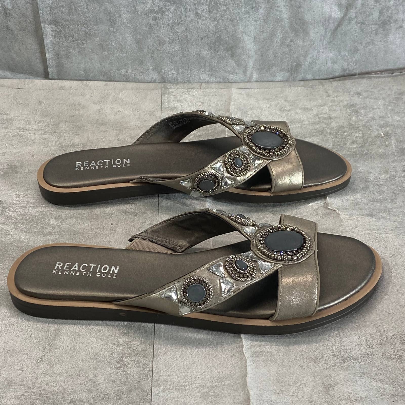 REACTION KENNETH COLE Women's Pewter Spring Glam Beaded Slide Sandals SZ 6