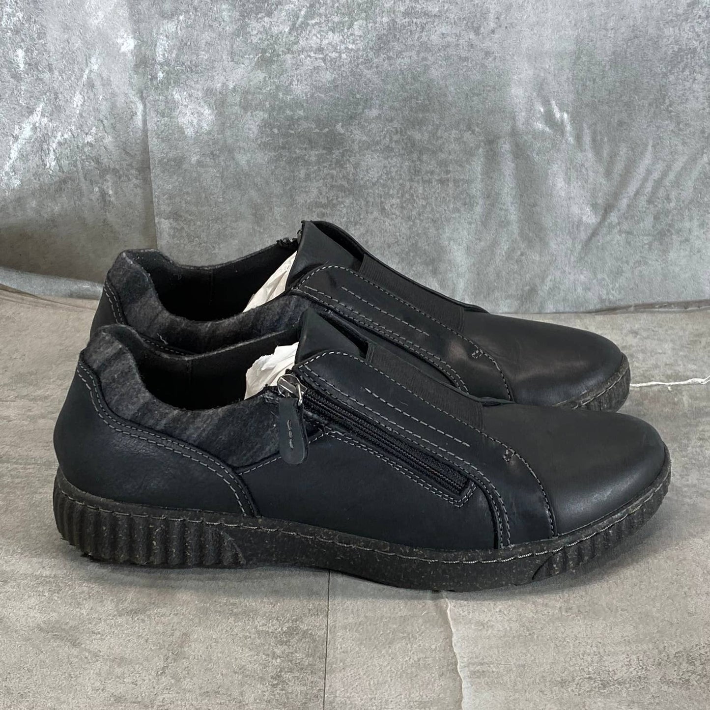 CLARKS COLLECTION Women's Black Leather Caroline Cove Slip-On Zip Sneakers SZ 11
