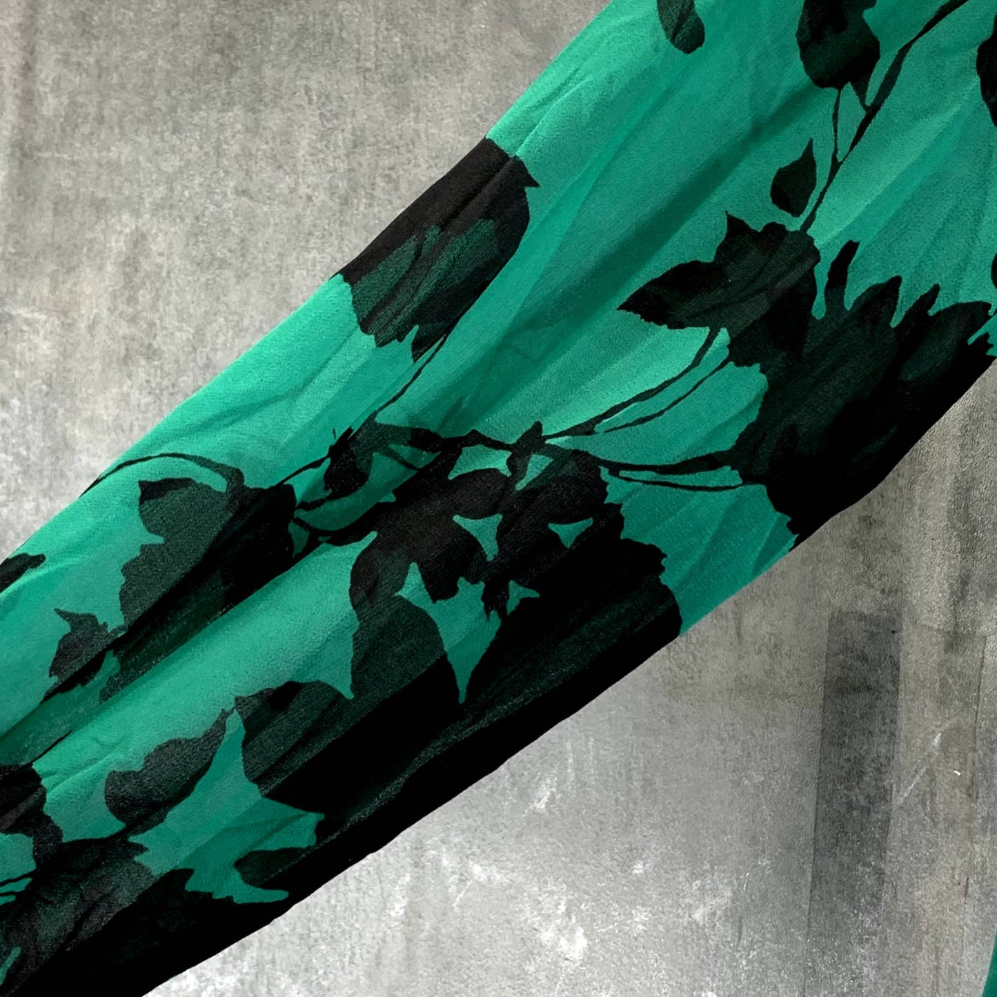 CALVIN KLEIN Women's Green-Black Printed Crewneck Sheer Long Sleeve Top SZ XS