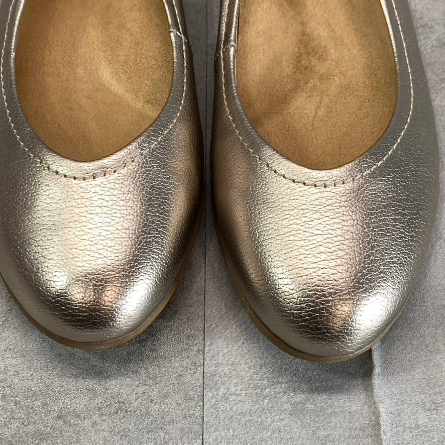 NATURALIZER Women's Warm Silver Metallic Vivienne Almond-Toe Slip-On Flats SZ6.5